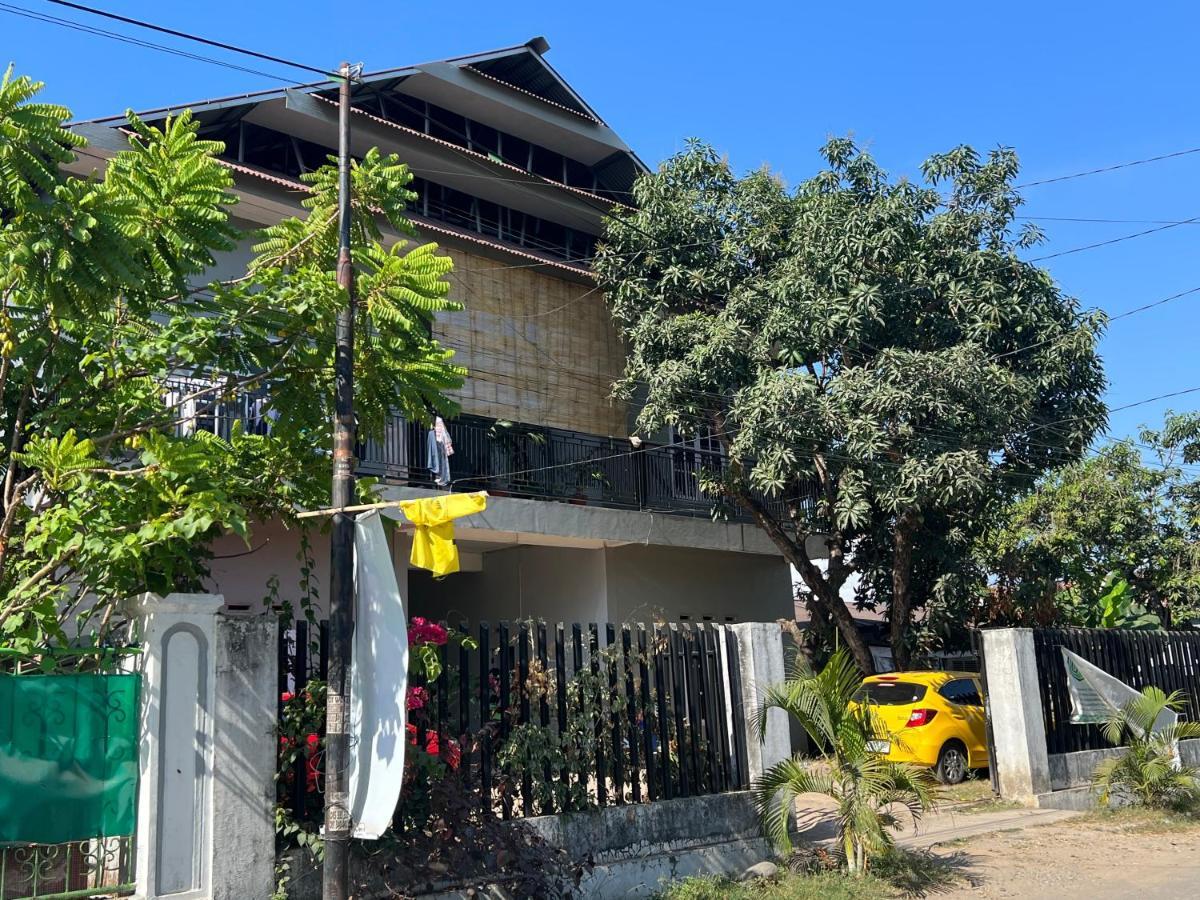 Hotel Oyo 93137 Kost Maharaja Near Maros Makassar