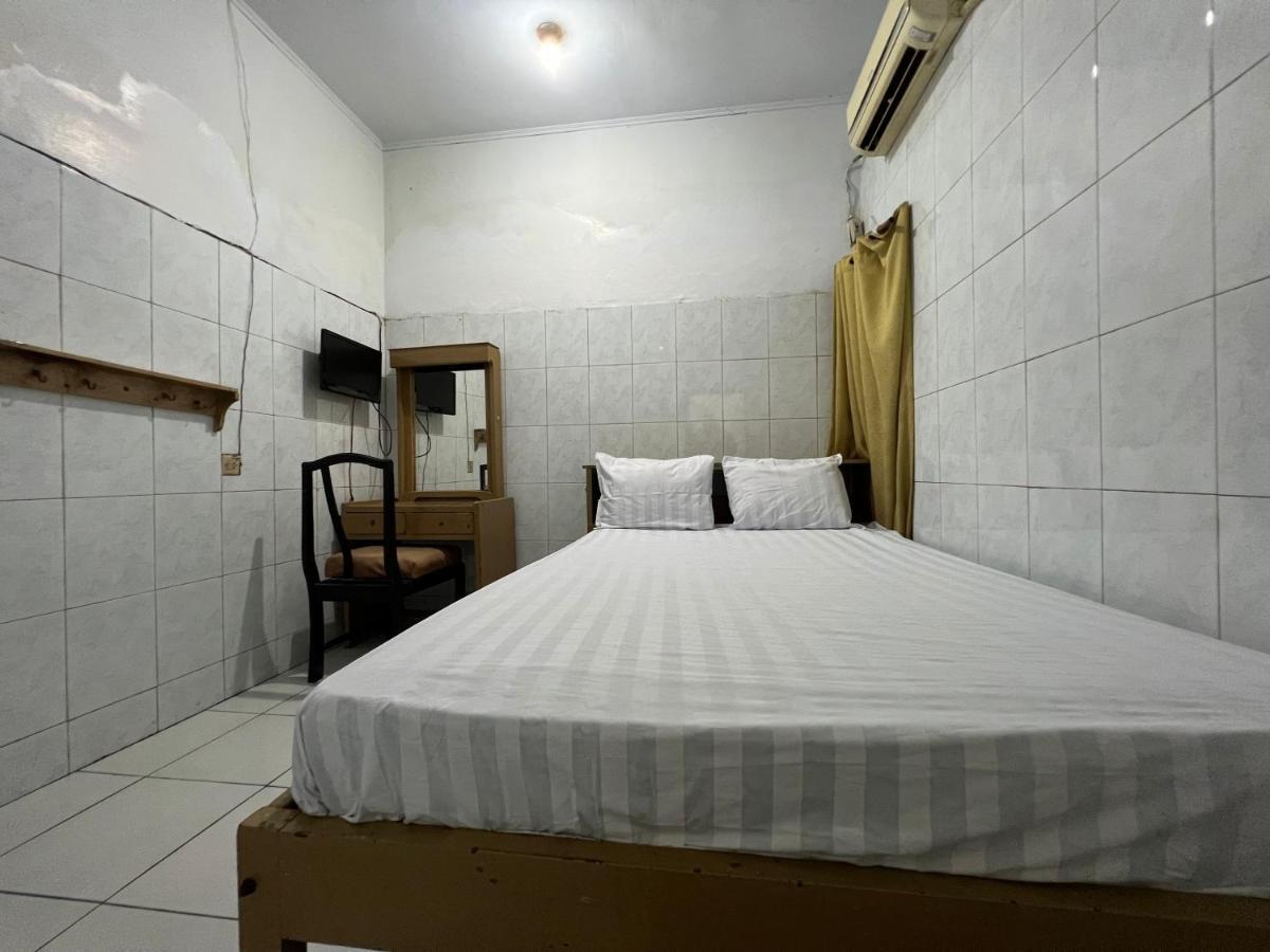 Oyo 93137 Kost Maharaja Near Maros Hotel Makassar